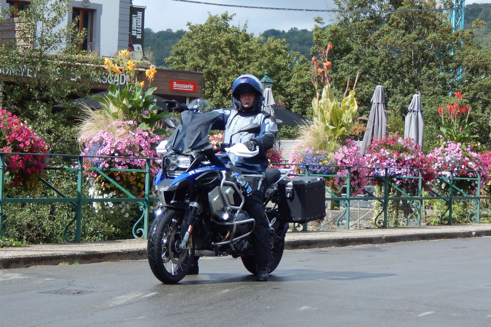 Motorrijbewijspoint Bergen op Zoom examengarantie AVB en AVD